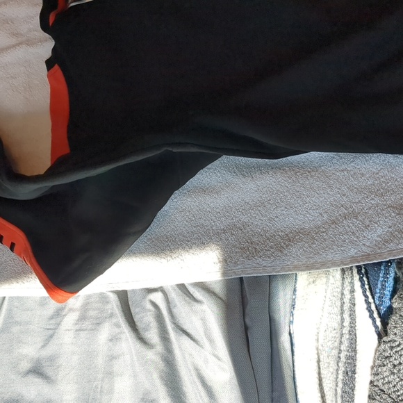 Harley-Davidson Black and Orange pullover Sweatshirt - Picture 8 of 16